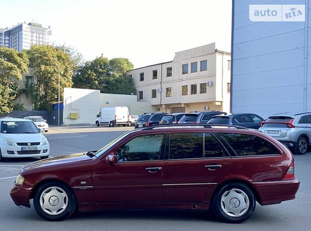 Mercedes-Benz C 240 1999  випуску Одеса з двигуном 2.4 л бензин універсал автомат за 3200 долл. 