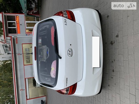 Hyundai i20 2012  випуску Хмельницький з двигуном 1.4 л бензин хэтчбек автомат за 8500 долл. 