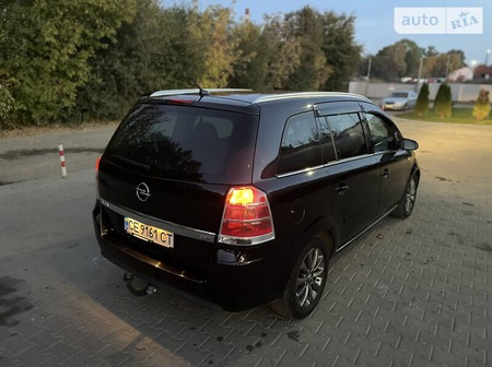 Opel Zafira Tourer 2008  випуску Чернівці з двигуном 1.7 л дизель універсал механіка за 7499 долл. 