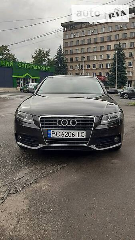 Audi A4 Limousine 2011  випуску Ужгород з двигуном 2 л дизель седан механіка за 13800 долл. 