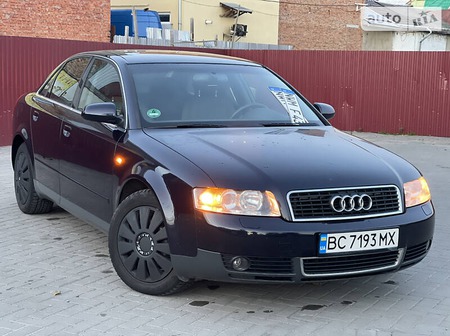 Audi A4 Limousine 2002  випуску Львів з двигуном 1.8 л бензин седан автомат за 5999 долл. 