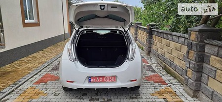 Nissan Leaf 2015  випуску Рівне з двигуном 0 л електро хэтчбек автомат за 9800 долл. 