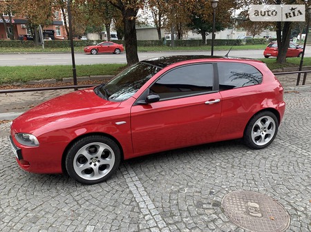 Alfa Romeo 147 2006  випуску Тернопіль з двигуном 1.6 л бензин хэтчбек механіка за 5990 долл. 