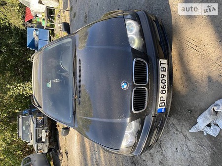 BMW 330 2001  випуску Львів з двигуном 3 л дизель універсал механіка за 1200 долл. 