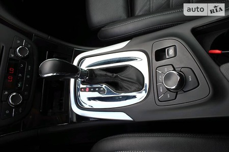 Opel Insignia 2011  випуску Вінниця з двигуном 2 л дизель універсал автомат за 11900 долл. 