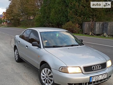 Audi A4 Limousine 1997  випуску Львів з двигуном 1.9 л дизель седан механіка за 1050 долл. 