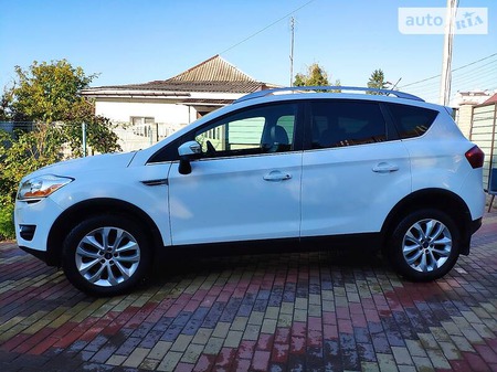 Ford Kuga 2012  випуску Київ з двигуном 2.5 л бензин позашляховик автомат за 13800 долл. 