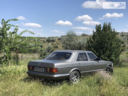 Mercedes-Benz S 280 1985  випуску Одеса з двигуном 2.8 л  седан автомат за 3500 долл. 