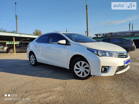 Toyota Corolla 2014  випуску Дніпро з двигуном 0 л бензин седан механіка за 14000 долл. 