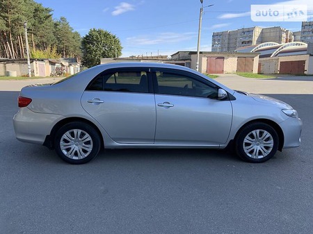 Toyota Corolla 2011  випуску Харків з двигуном 1.6 л  седан  за 9900 долл. 