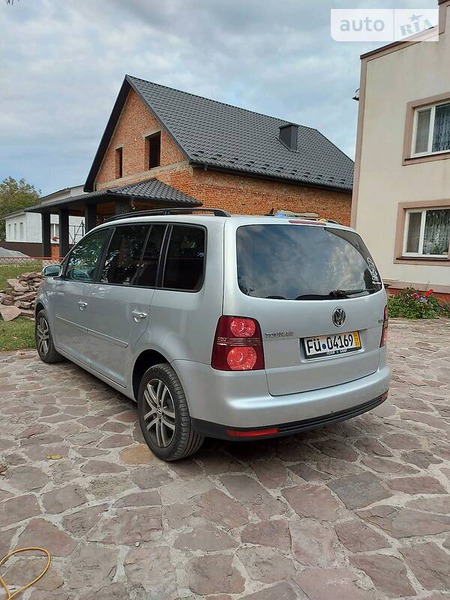 Volkswagen Touran 2008  випуску Тернопіль з двигуном 1.4 л бензин мінівен механіка за 8150 долл. 