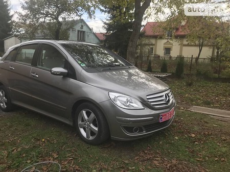 Mercedes-Benz B 200 2006  випуску Львів з двигуном 2.1 л бензин хэтчбек автомат за 6750 долл. 