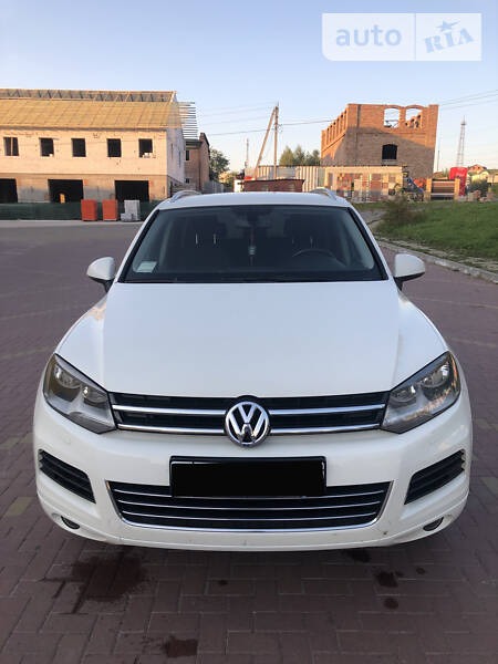 Volkswagen Touareg 2011  випуску Хмельницький з двигуном 3 л дизель позашляховик автомат за 23000 долл. 