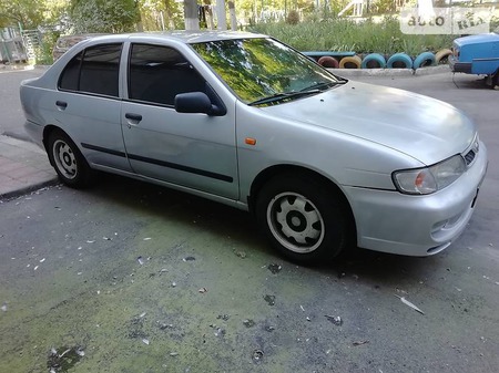 Nissan Almera 1997  випуску Рівне з двигуном 1.4 л бензин седан механіка за 2550 долл. 