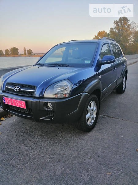 Hyundai Tucson 2005  випуску Київ з двигуном 2 л бензин позашляховик механіка за 7700 долл. 