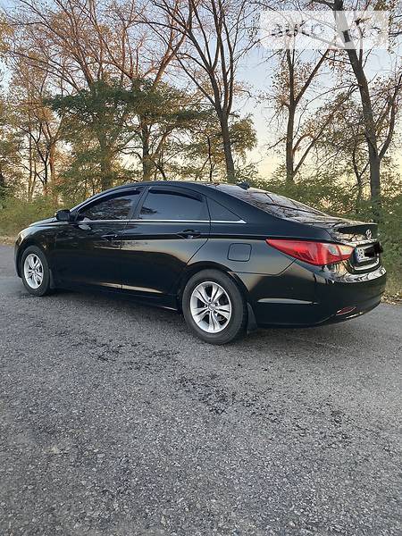 Hyundai Sonata 2010  випуску Вінниця з двигуном 0 л  седан механіка за 9800 долл. 