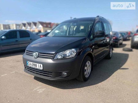 Volkswagen Caddy 2010  випуску Черкаси з двигуном 1.6 л дизель мінівен автомат за 10900 долл. 