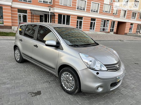 Nissan Note 2011  випуску Київ з двигуном 1.6 л бензин хэтчбек автомат за 5750 долл. 