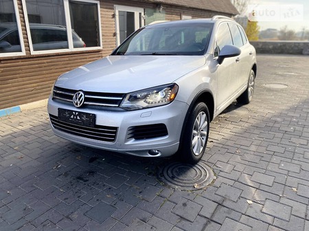 Volkswagen Touareg 2012  випуску Хмельницький з двигуном 3 л дизель позашляховик автомат за 19600 долл. 