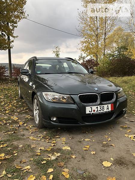 BMW 318 2011  випуску Тернопіль з двигуном 2 л бензин універсал автомат за 11300 долл. 