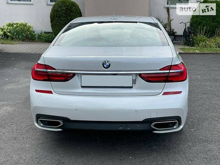 BMW 740 2016  випуску Київ з двигуном 0 л дизель седан автомат за 54900 долл. 