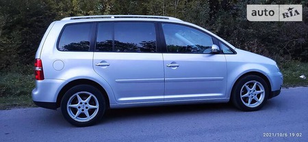 Volkswagen Touran 2006  випуску Тернопіль з двигуном 1.4 л бензин мінівен механіка за 7400 долл. 