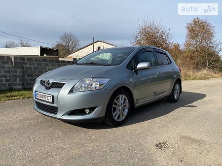 Toyota Auris 2009  випуску Тернопіль з двигуном 1.4 л дизель хэтчбек механіка за 8299 долл. 