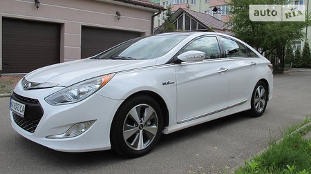 Hyundai Sonata 2011  випуску Київ з двигуном 2.4 л гібрид седан автомат за 11550 долл. 