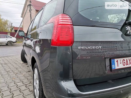 Peugeot 5008 2010  випуску Чернівці з двигуном 1.6 л бензин мінівен механіка за 7750 долл. 