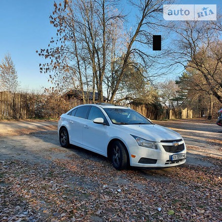 Chevrolet Cruze 2014  випуску Харків з двигуном 1.4 л бензин седан автомат за 9000 долл. 