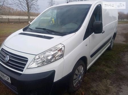 Fiat Scudo 2007  випуску Суми з двигуном 2 л дизель мінівен  за 5100 долл. 