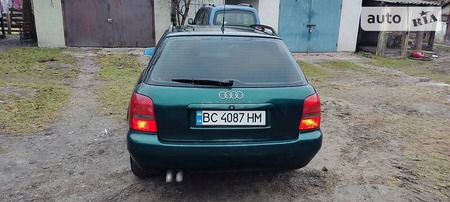 Audi A4 Limousine 1996  випуску Львів з двигуном 1.9 л дизель універсал механіка за 4200 долл. 