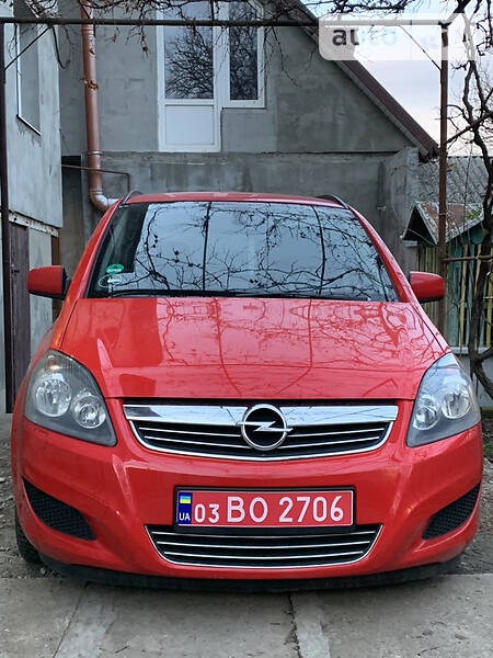 Opel Zafira Tourer 2011  випуску Чернівці з двигуном 1.7 л  хэтчбек механіка за 7550 долл. 