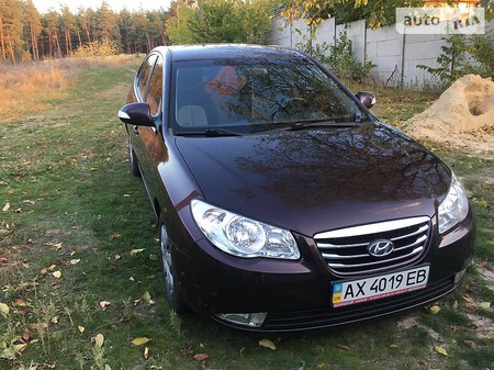 Hyundai Elantra 2010  випуску Харків з двигуном 1.6 л бензин седан механіка за 7000 долл. 