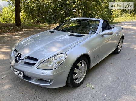 Mercedes-Benz SLK 200 2004  випуску Полтава з двигуном 1.8 л бензин кабріолет автомат за 9700 долл. 