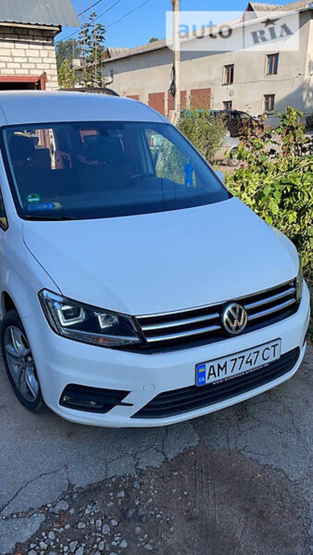 Volkswagen Caddy 2015  випуску Житомир з двигуном 2 л дизель універсал автомат за 20500 долл. 