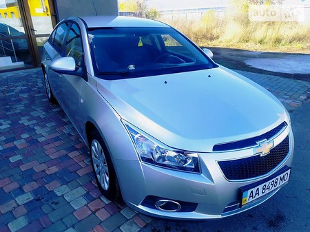Chevrolet Cruze 2012  випуску Київ з двигуном 1.8 л бензин седан механіка за 7750 долл. 