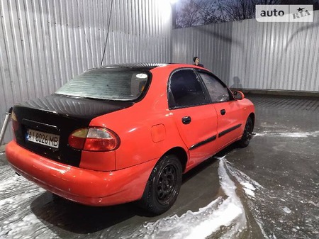 Daewoo Lanos 2001  випуску Київ з двигуном 1.5 л бензин седан механіка за 2000 долл. 