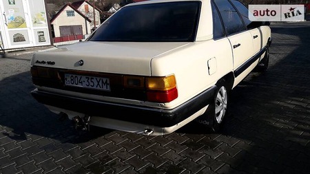 Audi 100 1987  випуску Хмельницький з двигуном 2 л дизель седан механіка за 2500 долл. 