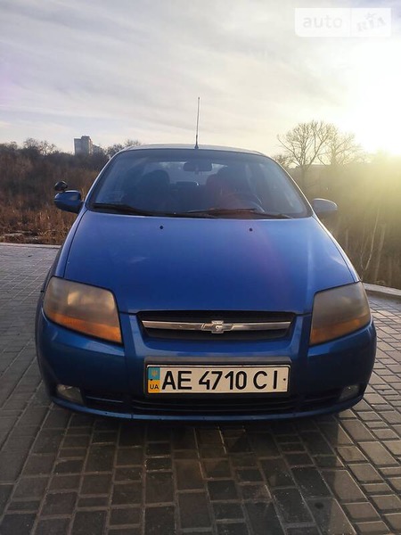 Chevrolet Aveo 2005  випуску Дніпро з двигуном 1.5 л бензин седан автомат за 2999 долл. 