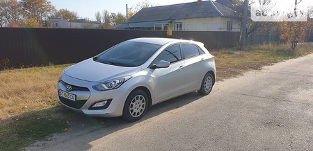 Hyundai i30 2014  випуску Херсон з двигуном 1.4 л дизель хэтчбек механіка за 9700 долл. 