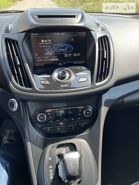 Ford Kuga 2015  випуску Київ з двигуном 0 л дизель позашляховик автомат за 17900 долл. 