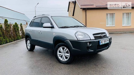 Hyundai Tucson 2012  випуску Дніпро з двигуном 2 л дизель позашляховик  за 10700 долл. 