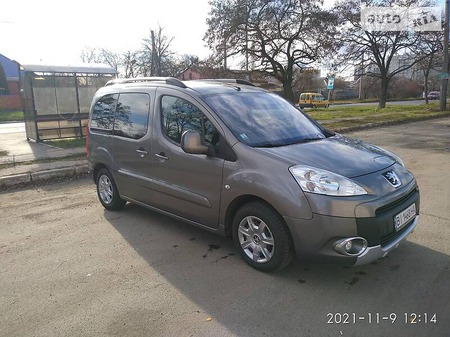 Peugeot Partner 2009  випуску Полтава з двигуном 1.6 л дизель мінівен механіка за 6700 долл. 