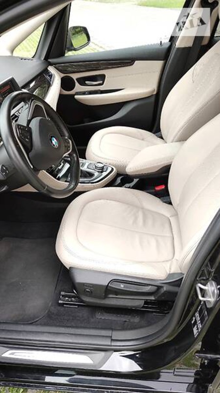BMW 218 2016  випуску Київ з двигуном 2 л дизель хэтчбек автомат за 17400 долл. 