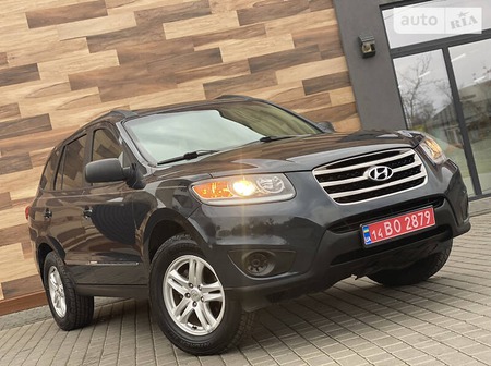 Hyundai Santa Fe 2012  випуску Луцьк з двигуном 2.4 л бензин позашляховик автомат за 11350 долл. 