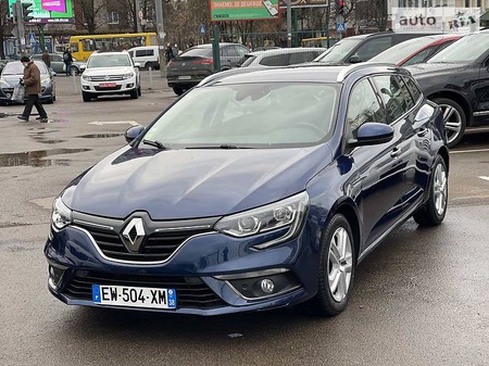 Renault Megane 2018  випуску Черкаси з двигуном 1.5 л дизель універсал автомат за 13800 долл. 