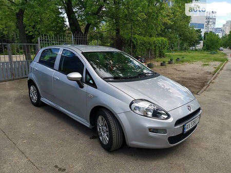 Fiat Punto 2015  випуску Харків з двигуном 1.3 л дизель хэтчбек механіка за 6500 долл. 