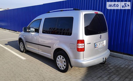 Volkswagen Caddy 2010  випуску Івано-Франківськ з двигуном 1.6 л дизель мінівен автомат за 8800 долл. 