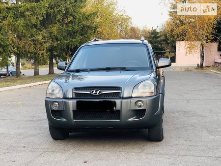 Hyundai Tucson 2010  випуску Дніпро з двигуном 2 л дизель позашляховик механіка за 11400 долл. 